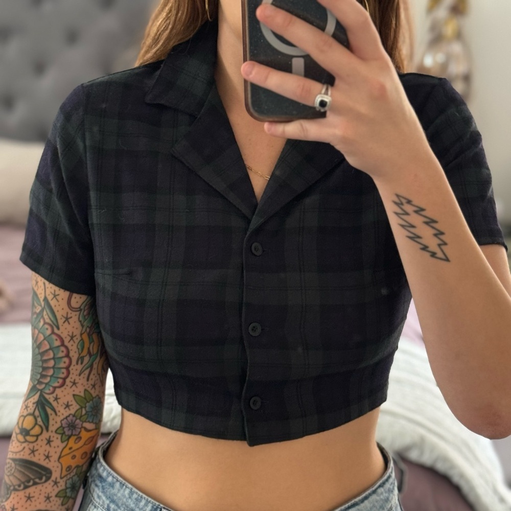 John galt plaid button up crop top size small